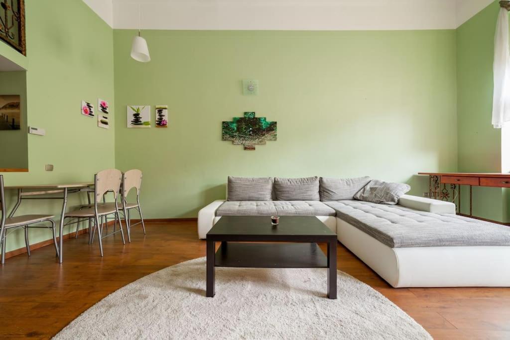Apartament Main Street / Heart Of Bp Budapesta