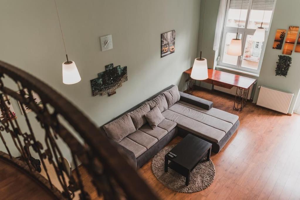 Main Street / Heart Of Bp Apartament *